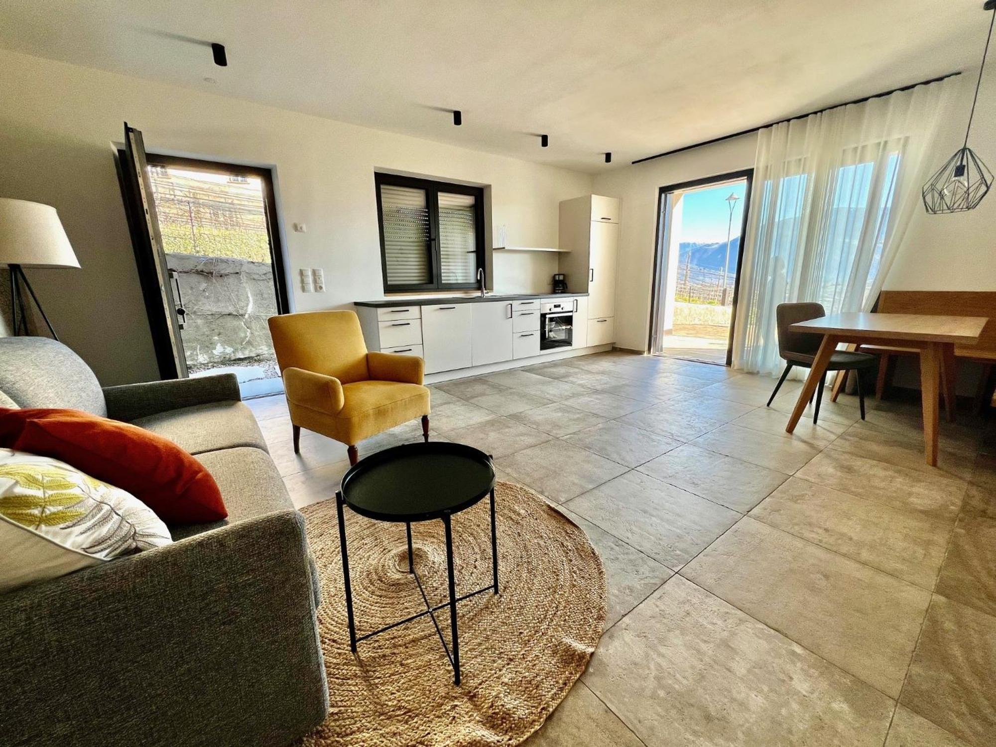 אפיאנו סולה סטרדה דל וינו Villa Montis Exclusive Holiday Apartments In Eppan With Spectacular Views Of Dolomites And Bolzano Area מראה חיצוני תמונה